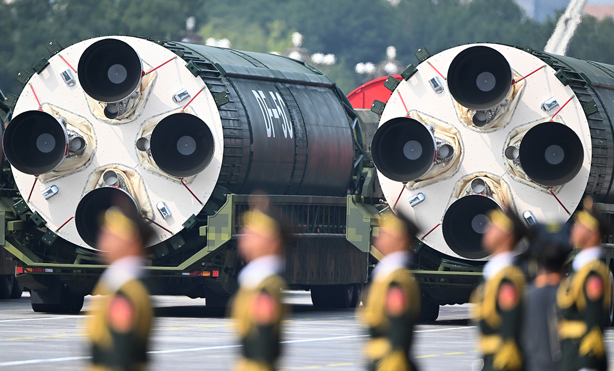 По площади Тяньаньмэнь провезли ядерную ракету «Дунфэн-5Ц», радиус поражения которой охватывает всю планету.