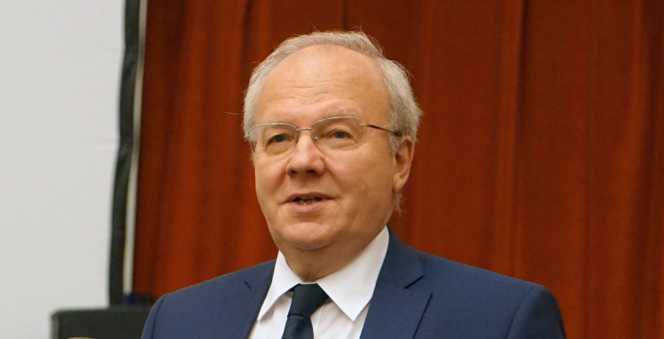 Алексей Хохлов: В стране почти вымерли технологи и изобретатели