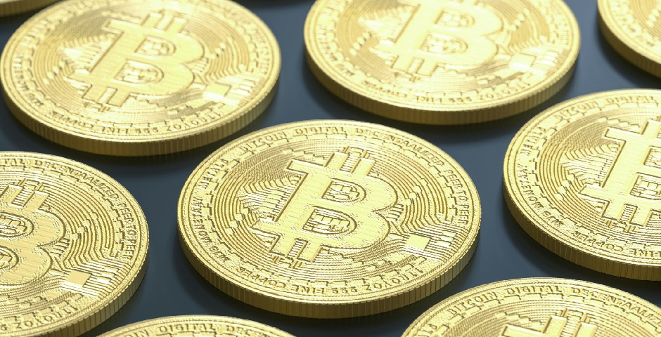 Стоимость биткоина впервые превысила $100 тыс.