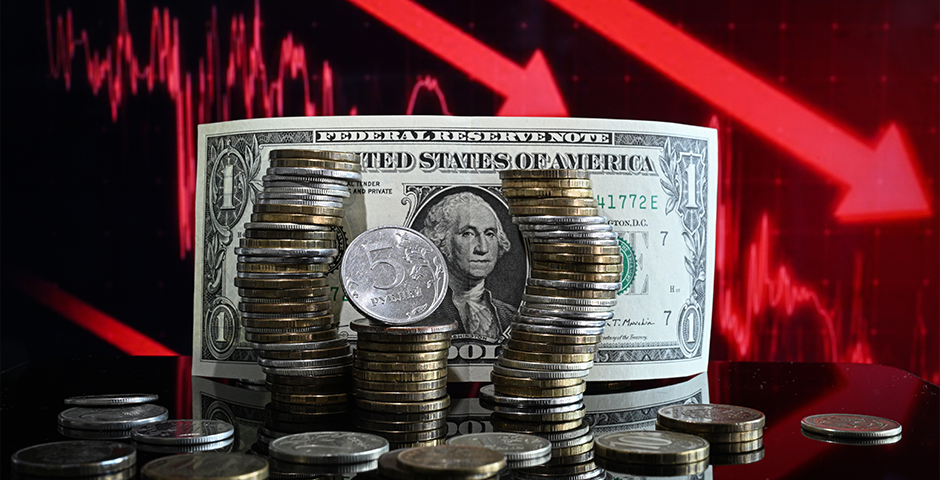 Внебиржевой курс доллара опустился ниже 73 рублей впервые с 2023 года