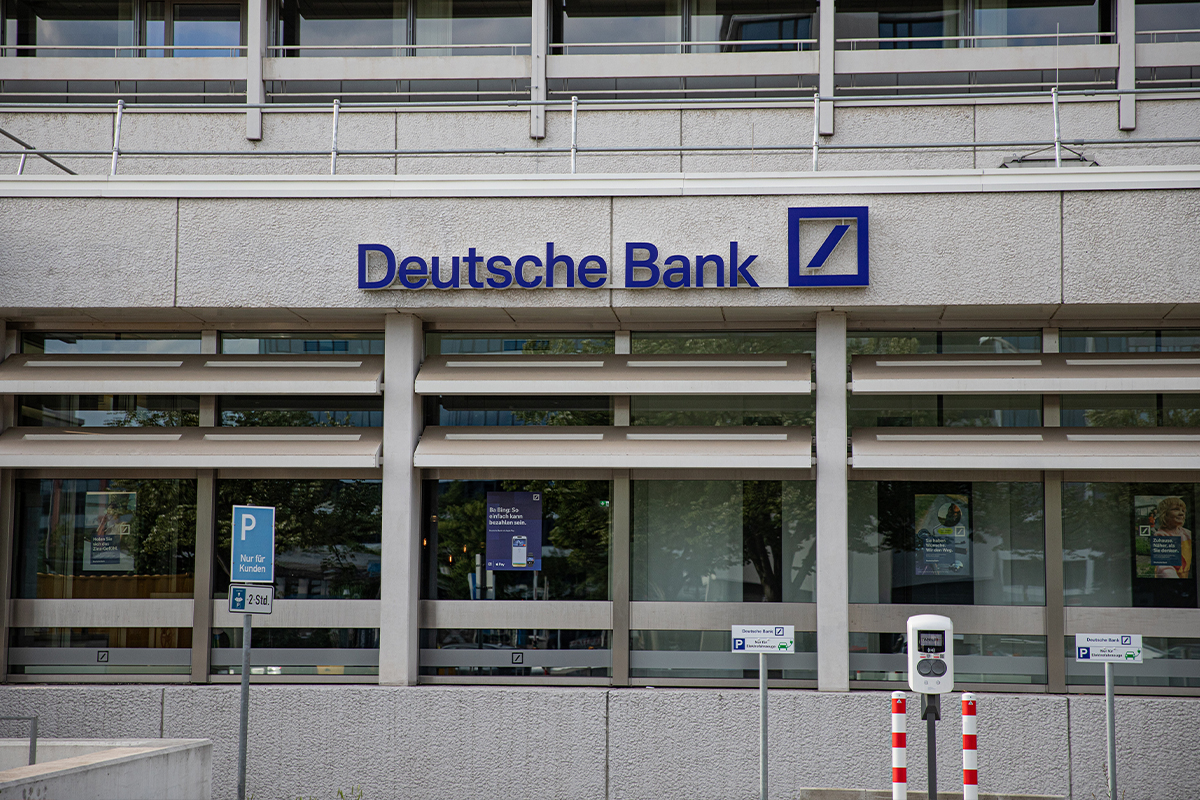Британия оштрафовала Deutsche Bank за переводы Okko